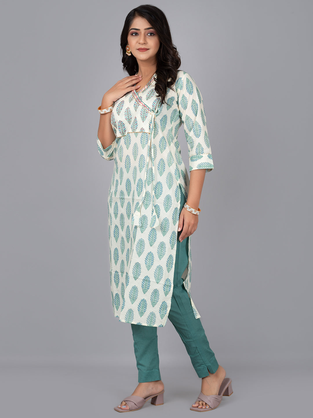 White Printed Stand collar Kurta with pant